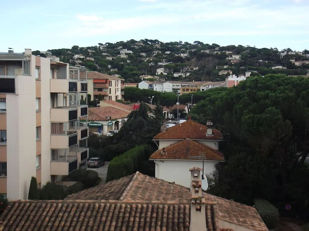 Appartement Spacieux Et Calme Classe 4 Etoiles, A 300M De La Mer Sainte-Maxime France