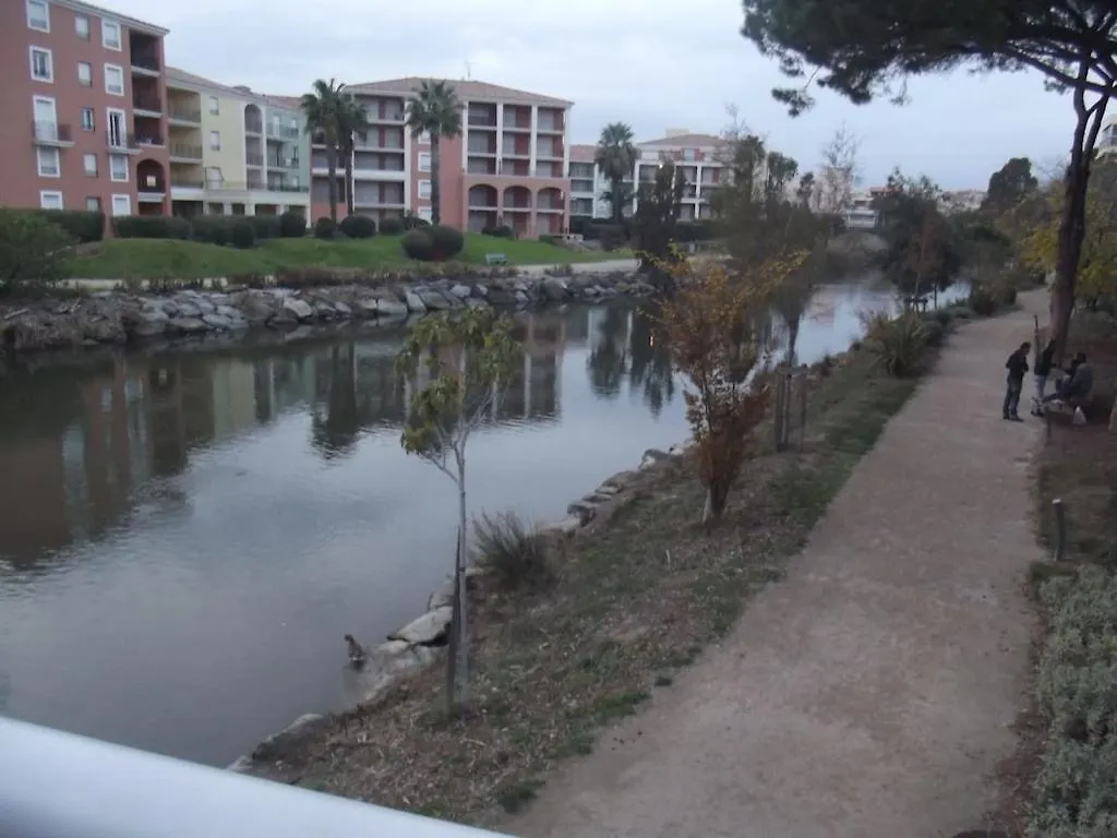 Appartement Spacieux Et Calme Classe 4 Etoiles, A 300M De La Mer Sainte-Maxime France